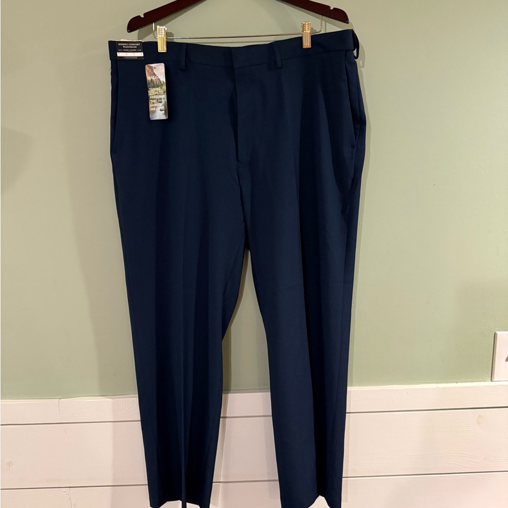 Haggar Premium Comfort Classic Fit Dress Pants Navy Blue 40x29 NWT